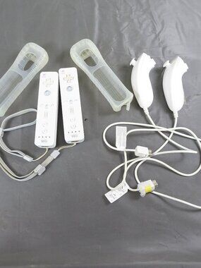 Set 2: Wii Remote & Nunchuck Controllers with silicone remote cover for Wii game